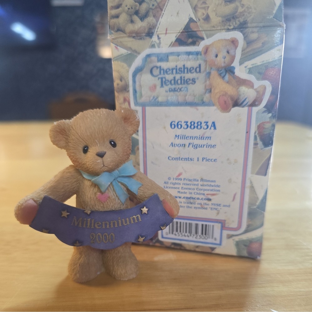 CHERISHED TEDDIES - Milennium Avon Figurine 663883A - Small Bear, Banner